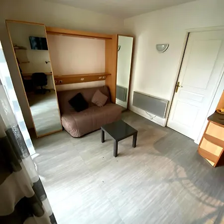 T2 Avec Parking Sous Sol Et Piscine Dans Apartment *