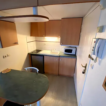 T2 Avec Parking Sous Sol Et Piscine Dans Apartment La Rochelle (Charente-Maritime)